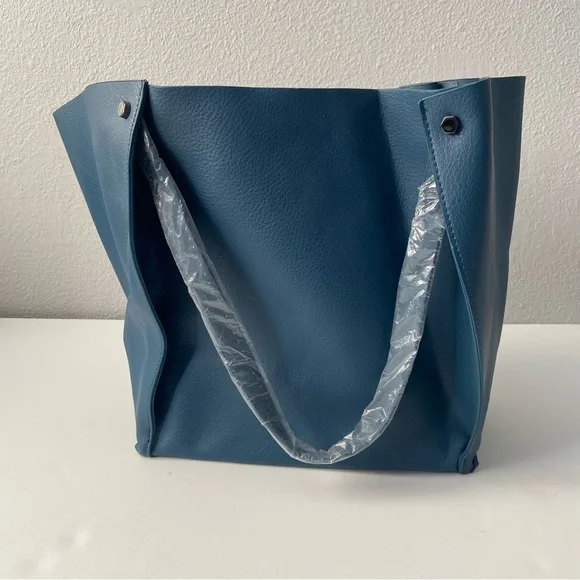Neiman Marcus Blue Leather Tote bag - Picture 3 of 8